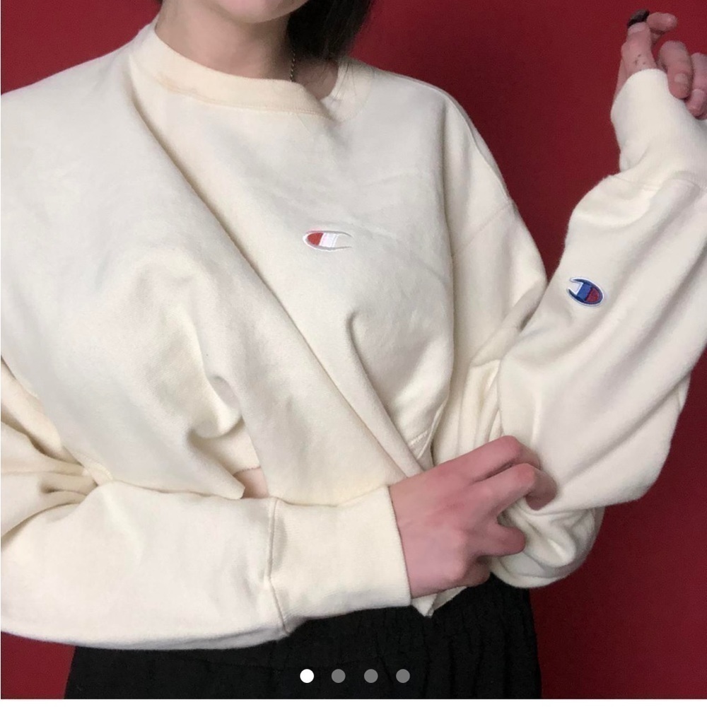 Cropped cream champion sweater ❤️🤍